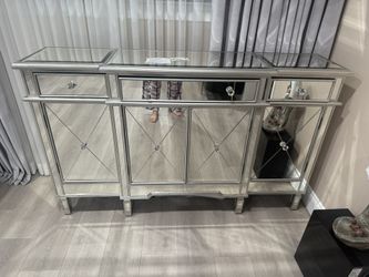 Mirrored Buffet