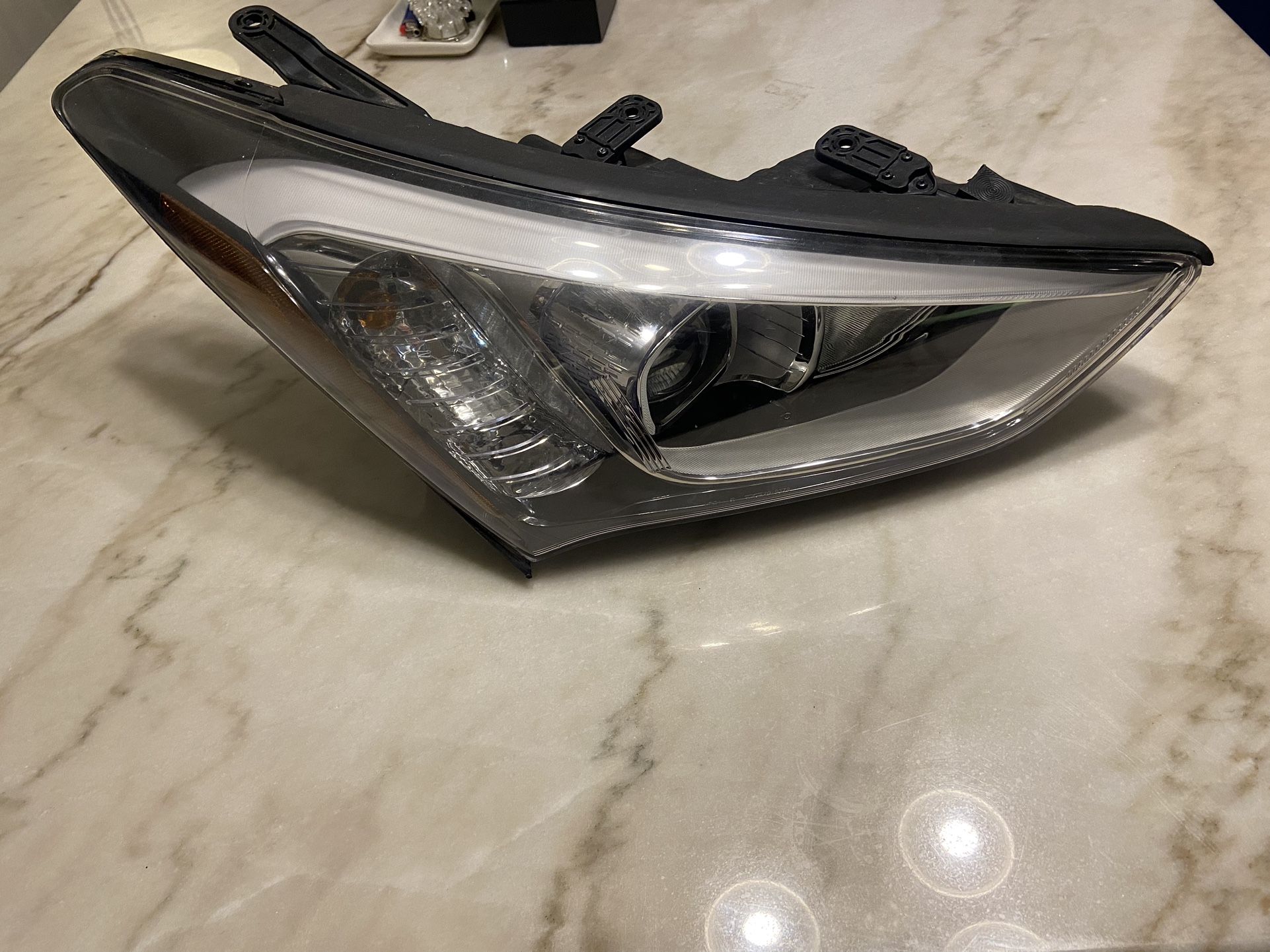 Hyundai Santa Fe 13 Headlights 