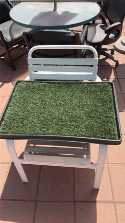 Artificial grass pee pad