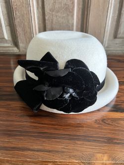 Price Drop - 22” Cream Wool Hat With Black Velvet Trim