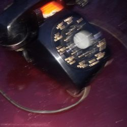 Vintage Land Line Phone No Idea If It Works Or Not 