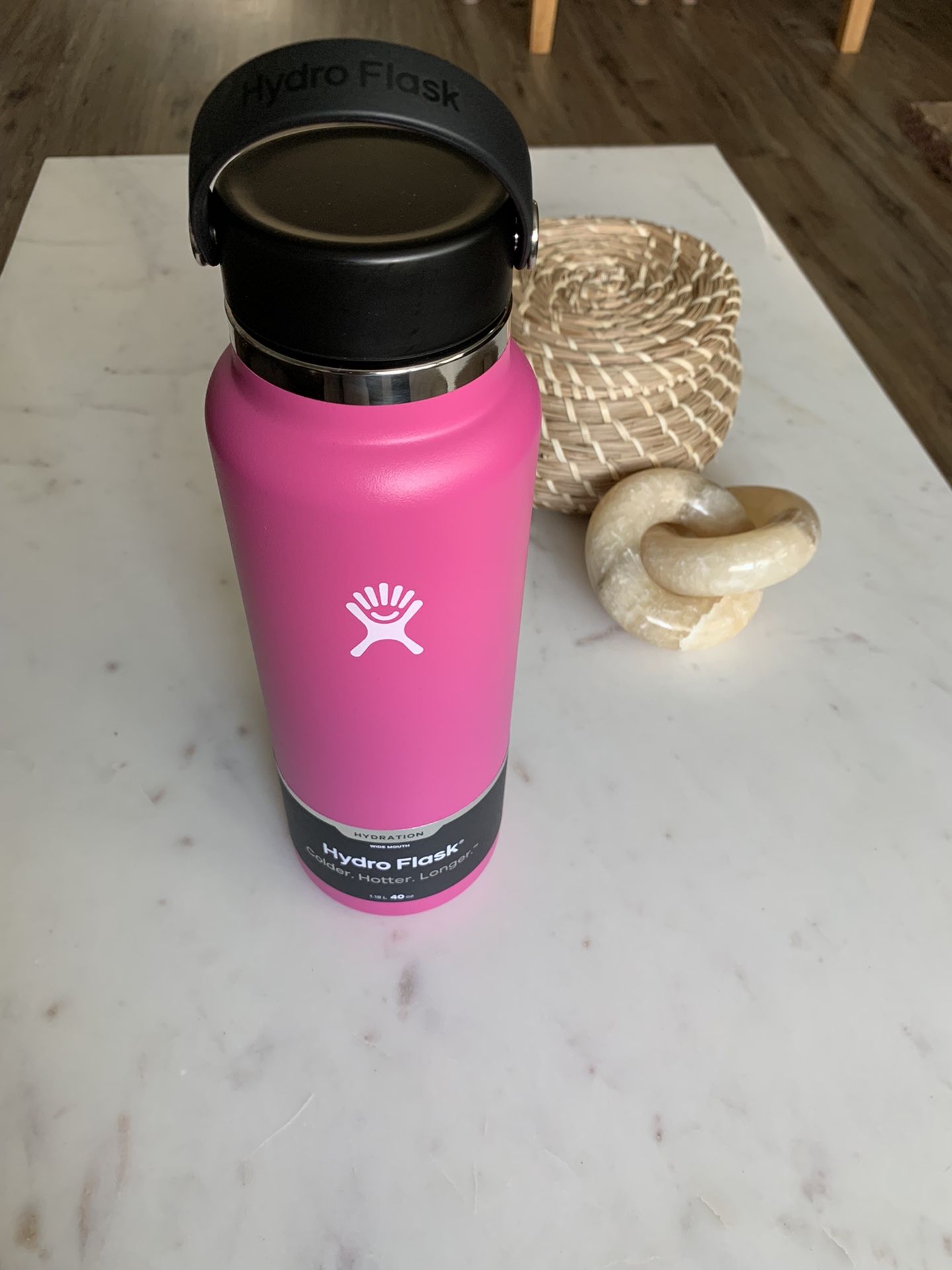 Hydro Flask 18 Oz Vacuum Insulated Purple & Navy Thermos Tumbler Water  Bottle for Sale in Hawthorne, NY - OfferUp