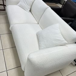 Sofas/ livingroom furniture/3seater/ no credit needed