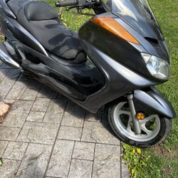2005 Yamaha Majesty YP400 Scooter
