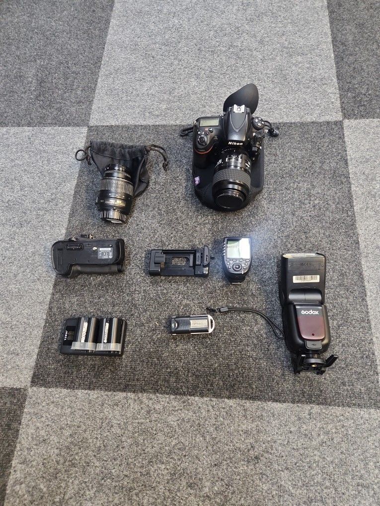 Nikon D800 With Extras