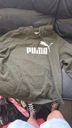 1x green puma sweater