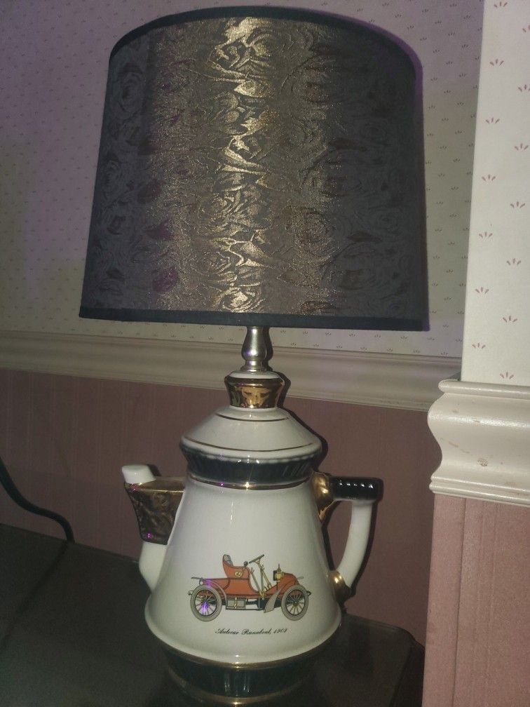 ANTIQUE LAMP