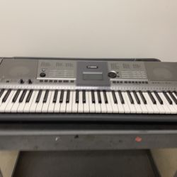 Yamaha Keyboard