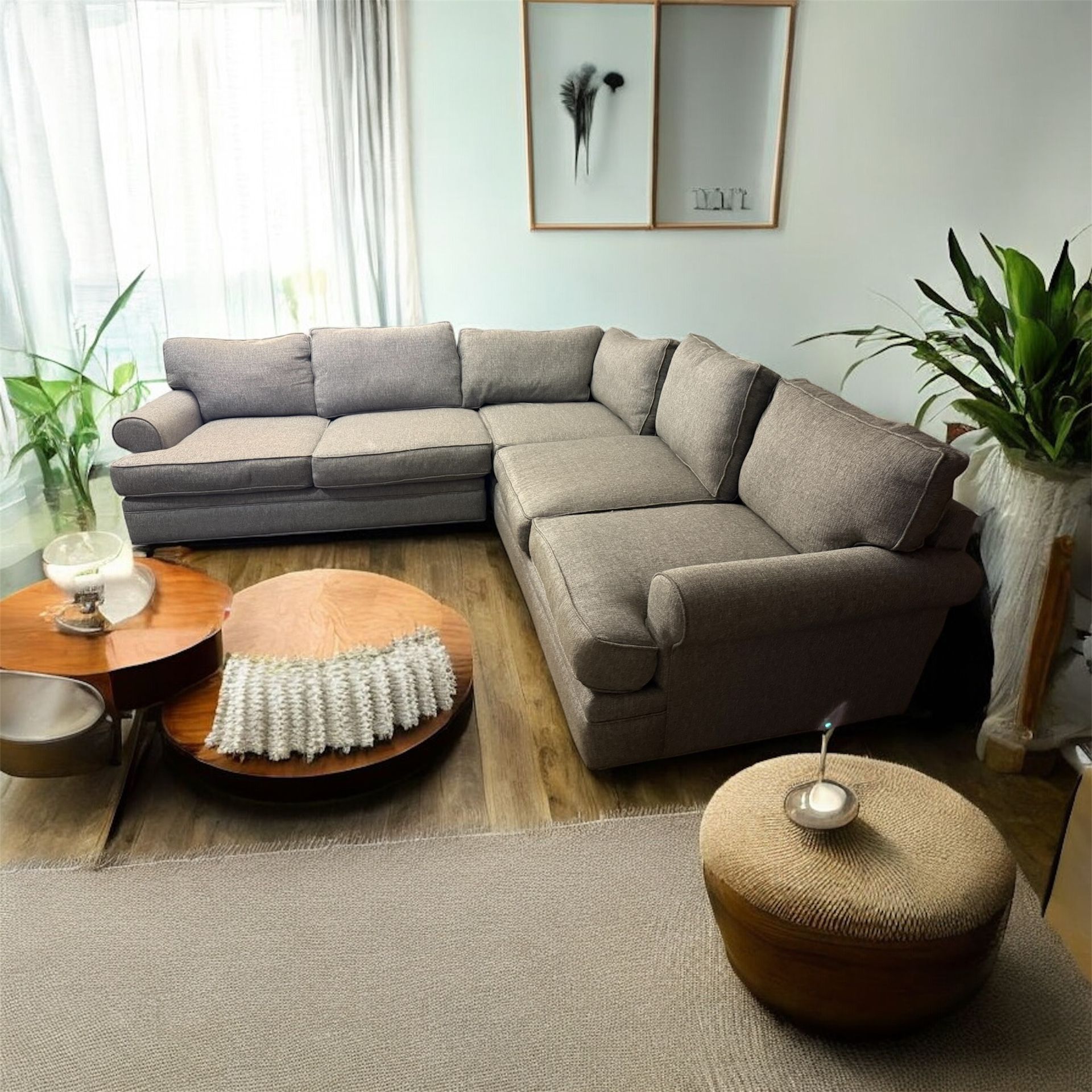 Like New Rooms To Go Cindy Crawford 3 PC Grey Sectional Sofa - Delivery available 🚚 - Retails $2199