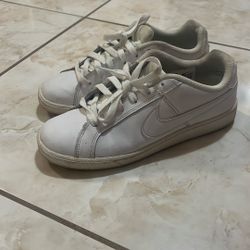 Nike Court Royal Size 8 Women’s 