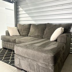 AFW Sectional Couch (Free Delivery)