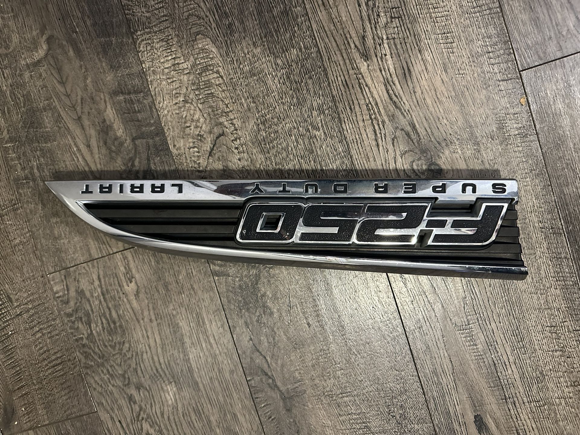 2013-2014 Ford F250 Super Duty Passenger Side Emblem