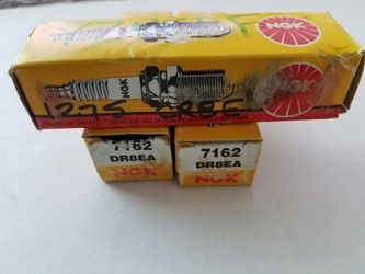 NGK Spark Plugs DR8EA (2) CR8E (1) NEW