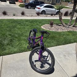Girls Specialized Hot Rock 20 " 7 Speed Mountain Bike