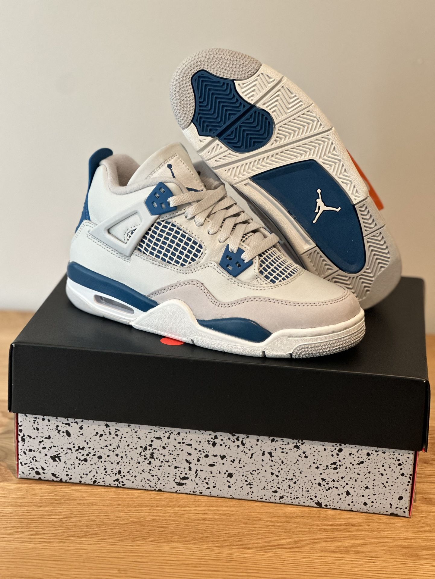 Jordan 4 Retro