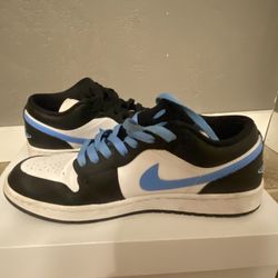 Air Jordan 1 Low UNC