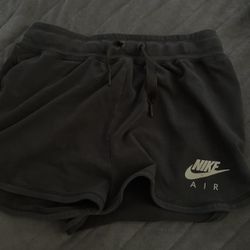 nike black athletic shorts