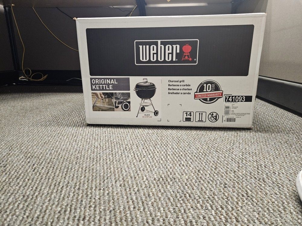 Weber Original Kettle charcoal grill