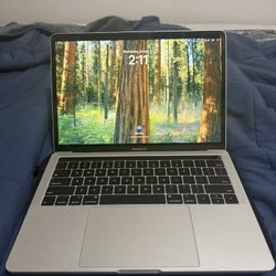 MacBook Pro 13 2019