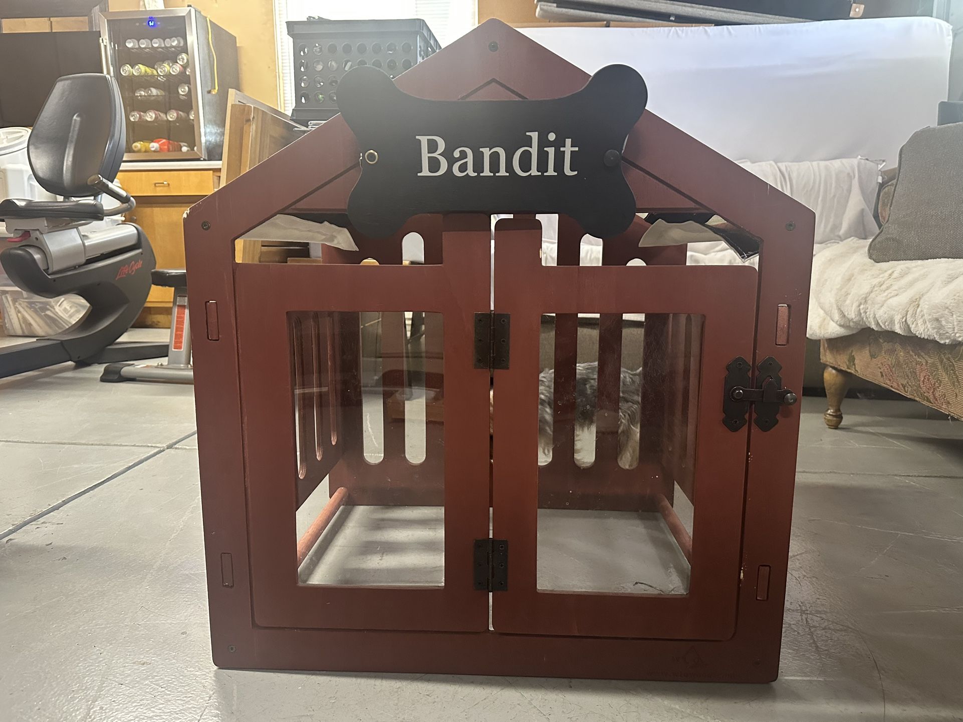 WLO Wood Dog House