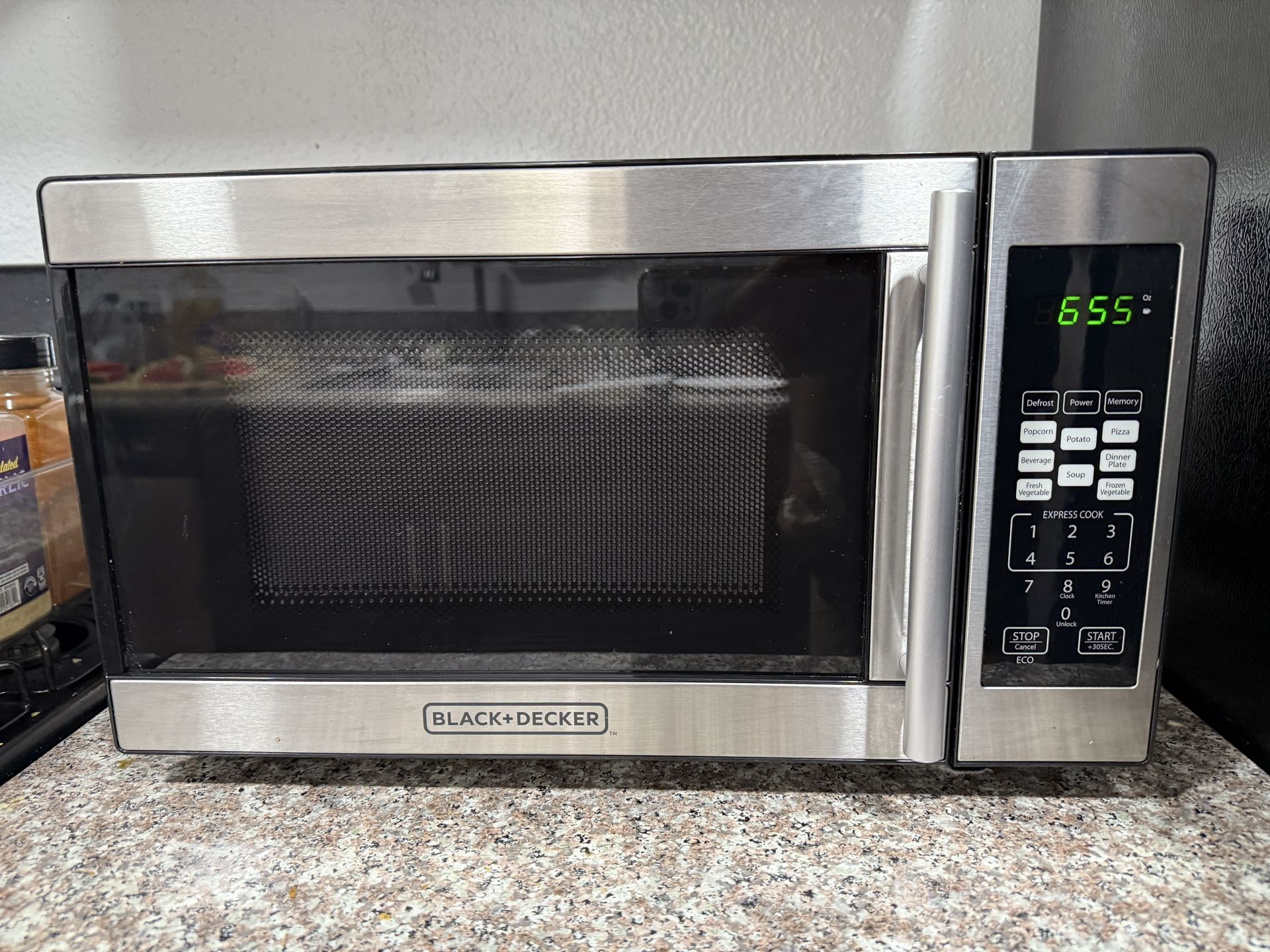 Microwave: BLACK+DECKER