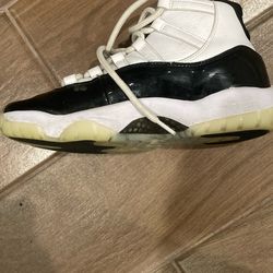 Used Jordan 11s Nike Dunks Addis’s Basketball Addis’s Shoes 2 Pear Of Pants And Limited Edition Spray ground Backpack