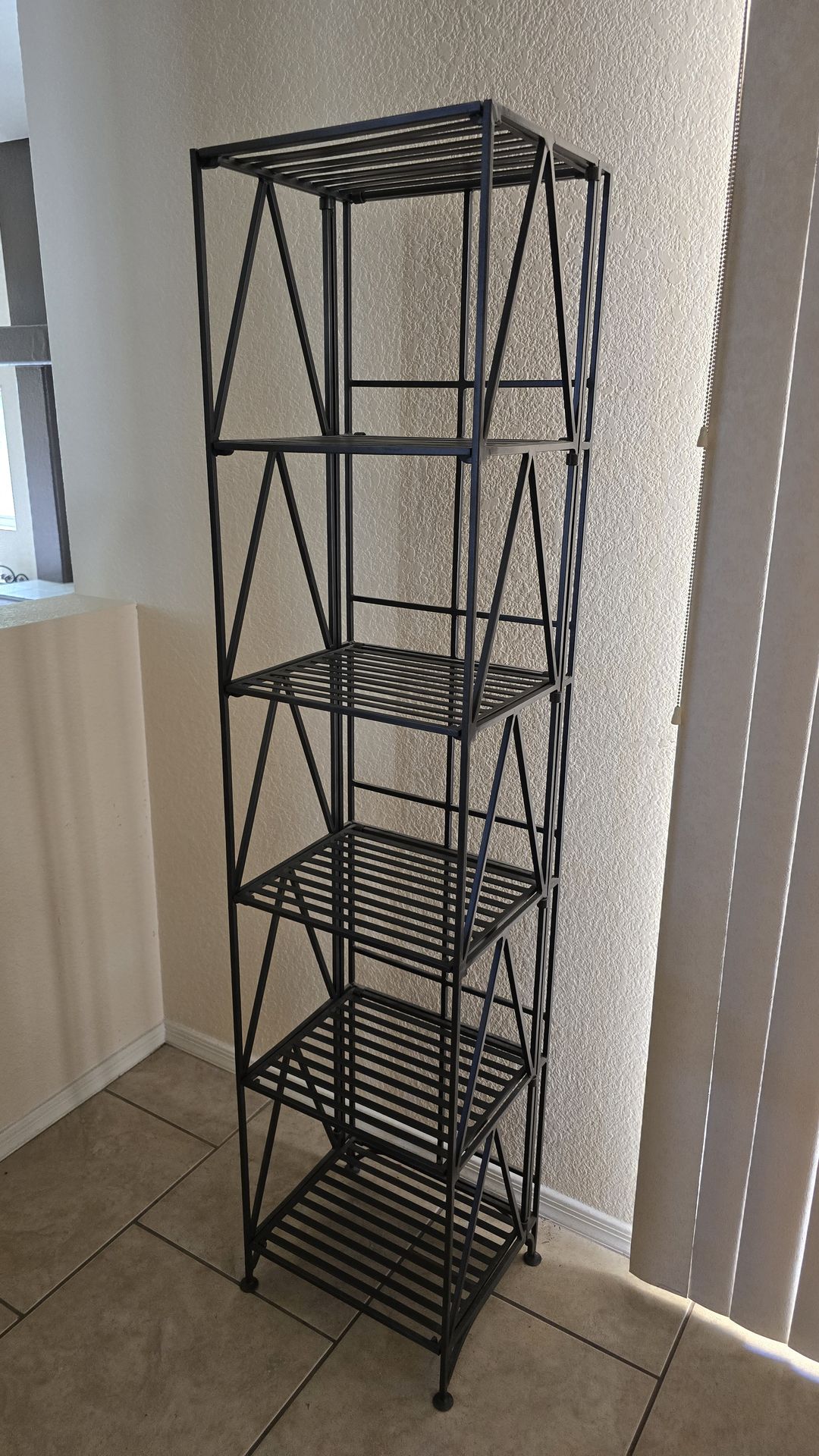 Metal Adjustible shelves