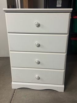 White 4 drawer dresser