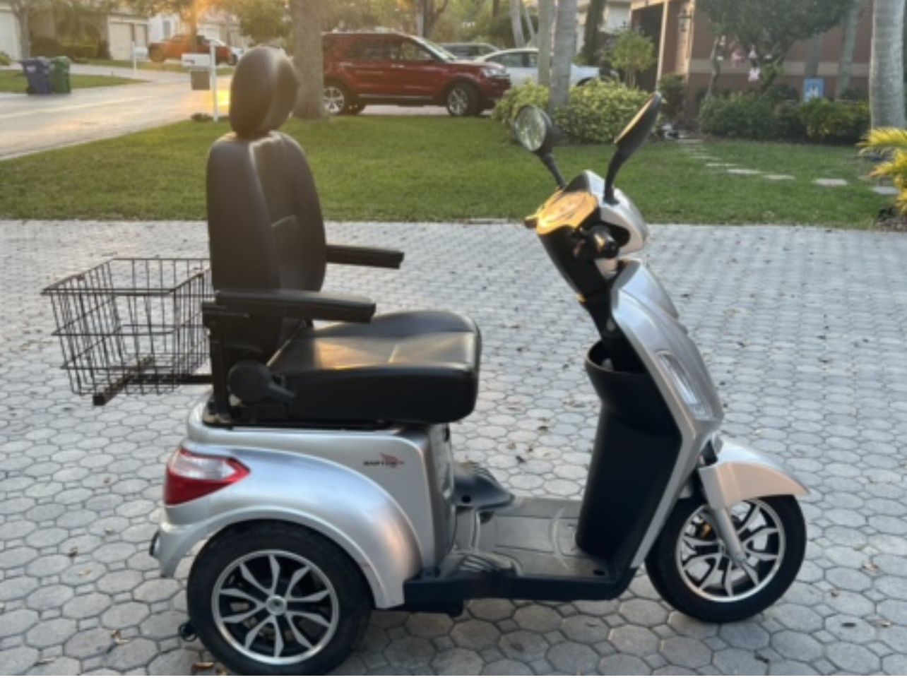 3 Wheel Pride Raptor Scooter ~ Mobility Scooter