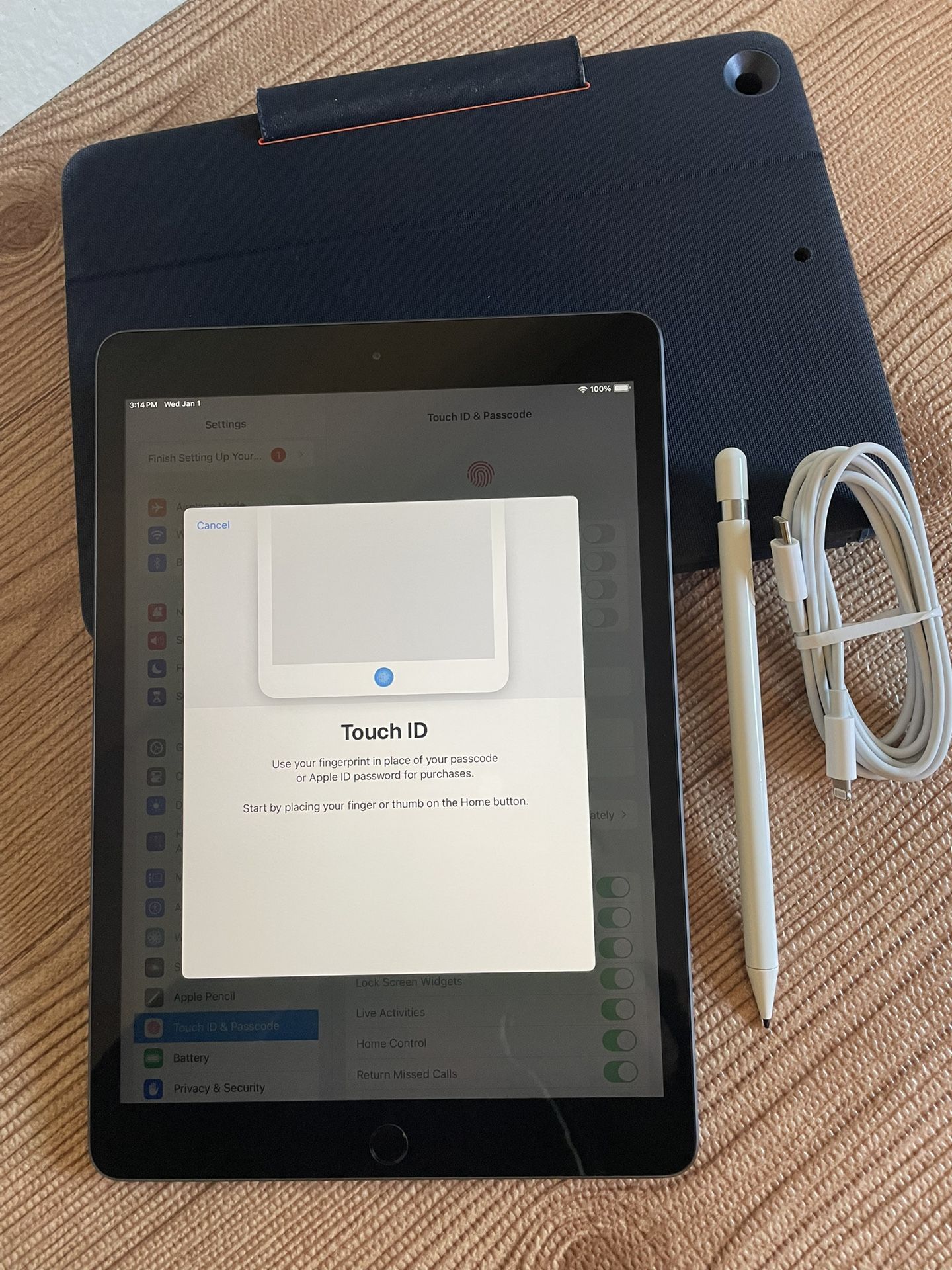 Apple iPad 7th Generation 128GB With Logitech Keyboard and Pencil