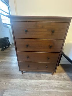 Dresser with 4 cabinets