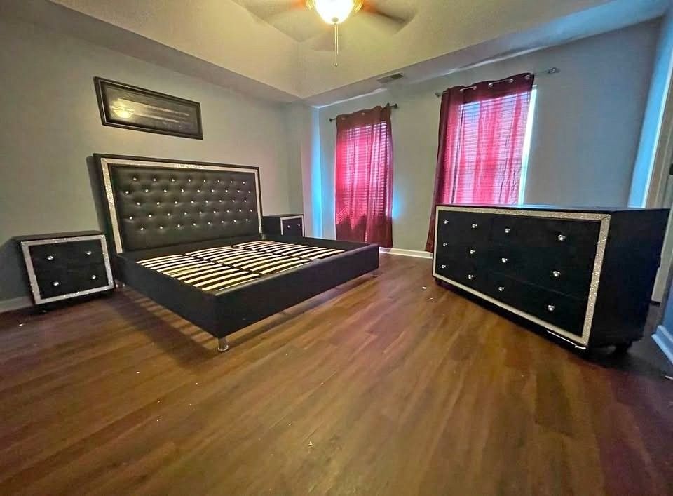 BRAND NEW BLING KING SIZE BED, DRESSER, MIRROR AND NIGHTSTAND $975