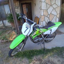 Kawasaki '06 Dirt Bike