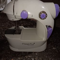 Magic Fly Mini Sewing Machine