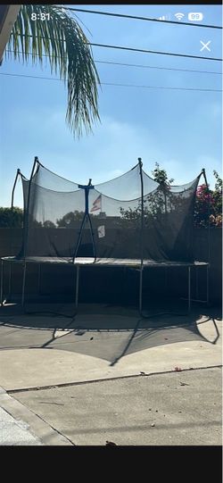 Large Outdoor Trampoline with Safety Net pick up in Ontario
