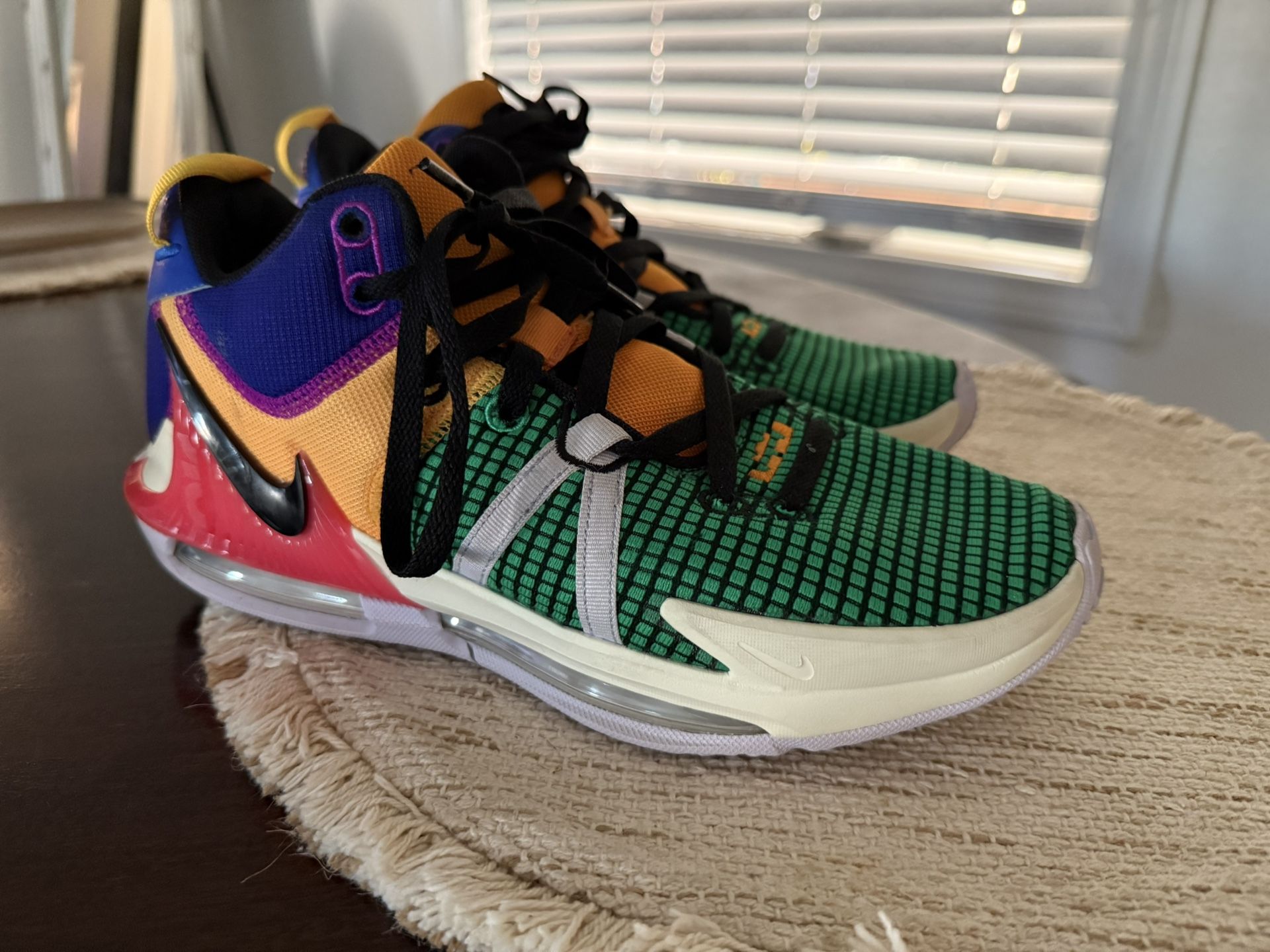 Nike LeBron Witness 7 ((size 10))