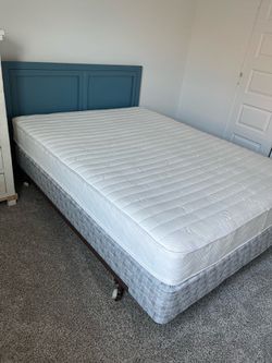 New queen bed set
