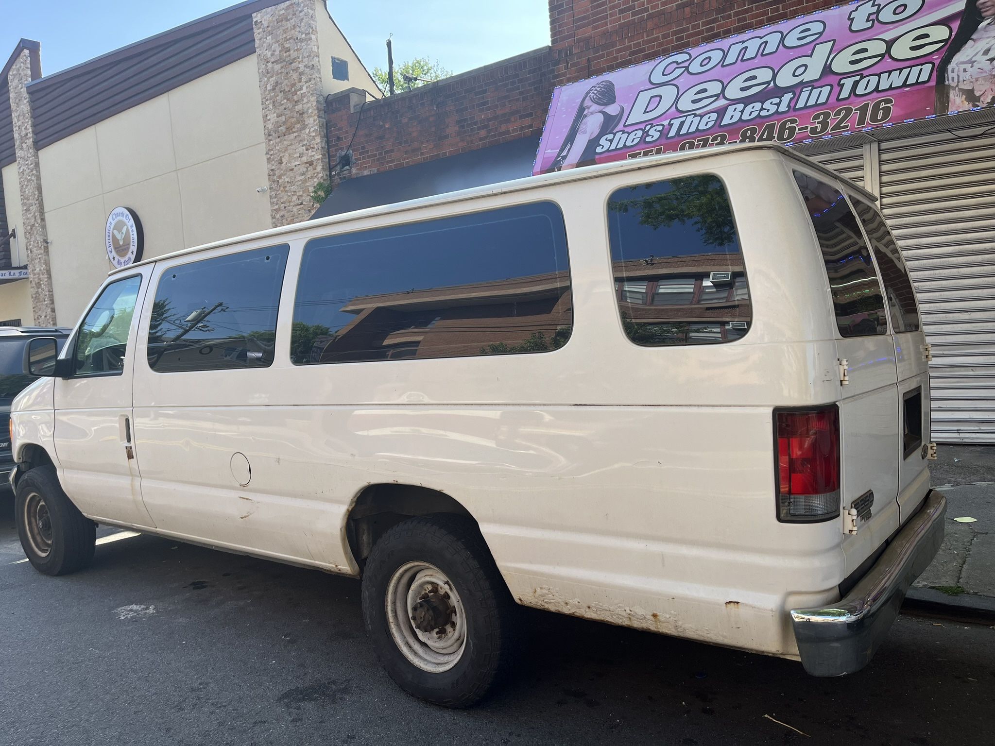 2005 Ford E-350