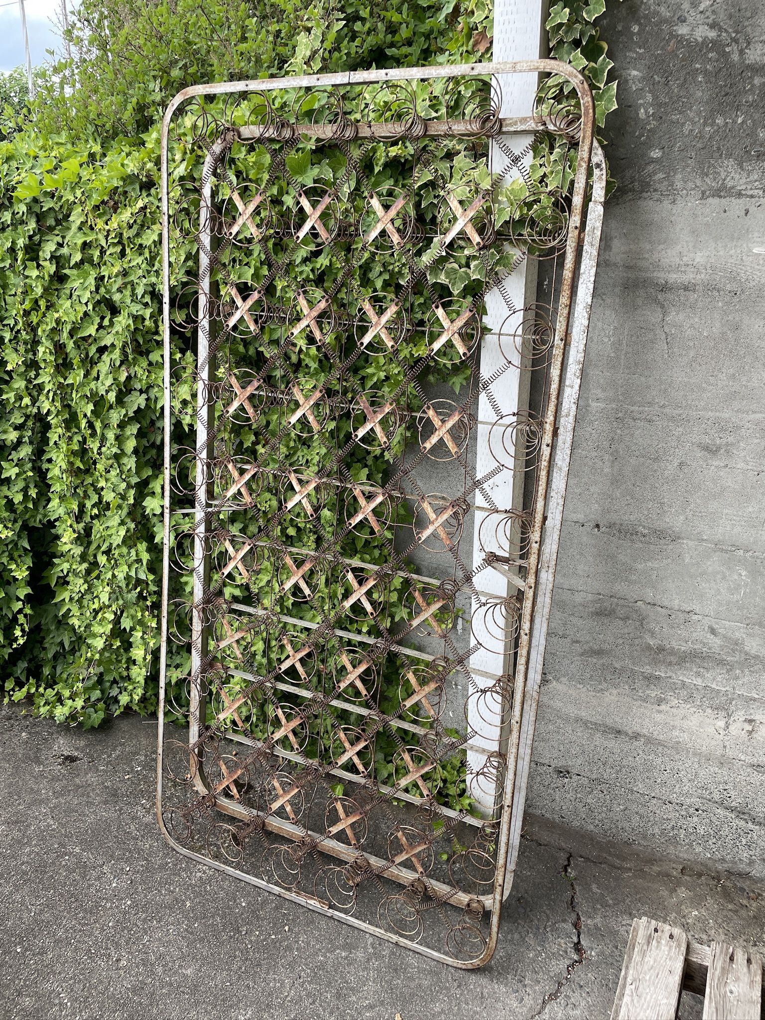 Vintage Rustic Metal Box Spring