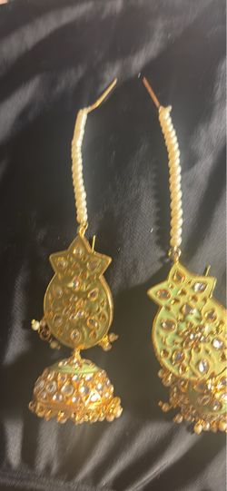 Gold Tone Kundan Jhumka Earrings with Pearl Chain