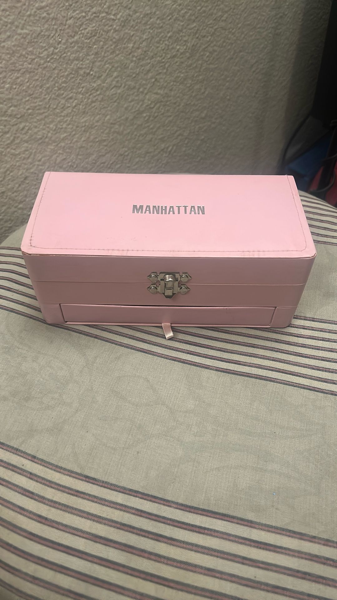 Manhattan Watch With Interchangeable Colors $10