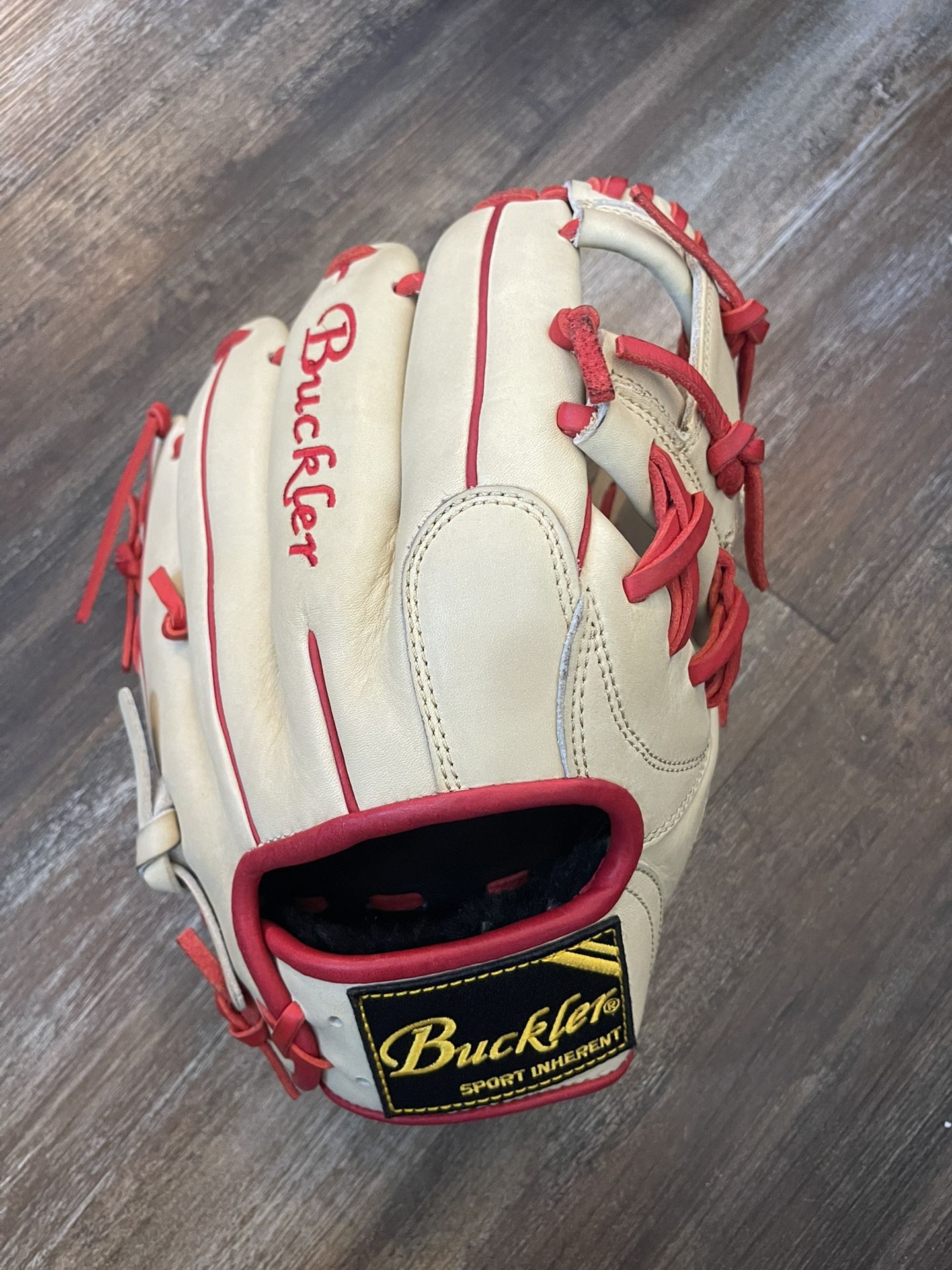 Buckler 11.5 Inch Baseball Glove