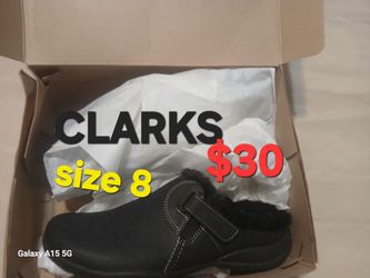CLARKS SIZE 8