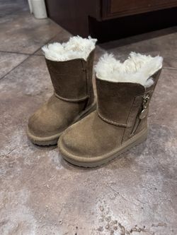 Uggs Size 6c 