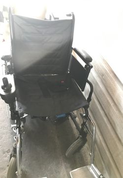 Silla de ruedas eléctrica y manual baterias nuevas cargador $250 rebajada $200