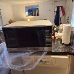 Panasonic 1.3 Cu 1100 Watt Microwave