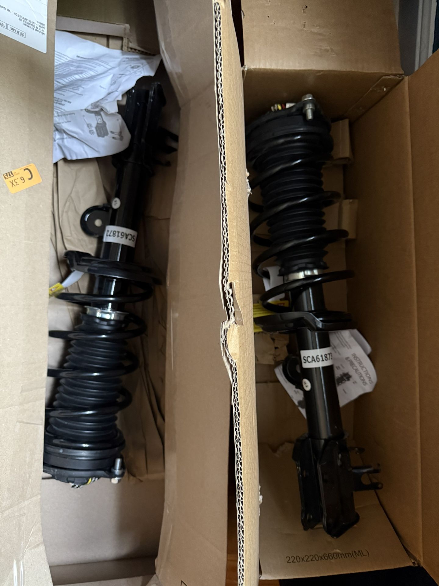 TRQ Struts for FWD 2015-2018 Jeep Renegade