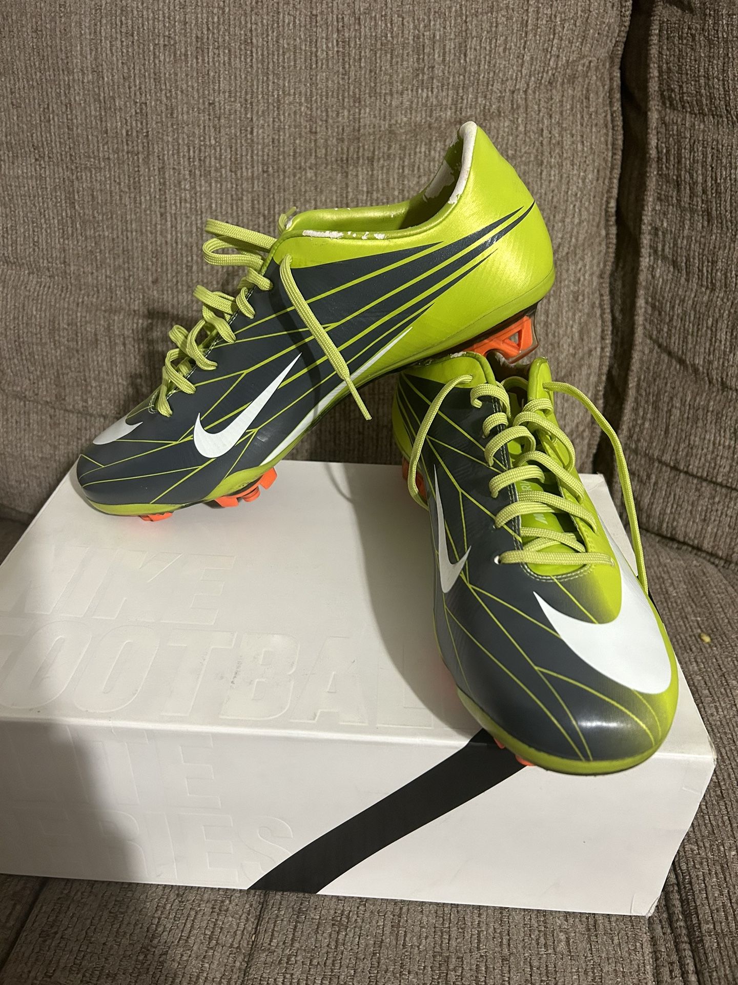 Nike Soccer Cleats Mercurial Vapor Superfly II Fg Size 9.5