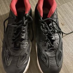 Jordan 11 Retro Low IE Black Varsity Red (2011)