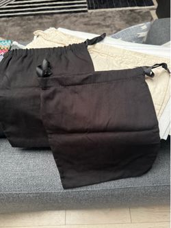 8 storage bags. + 2 shoe bags